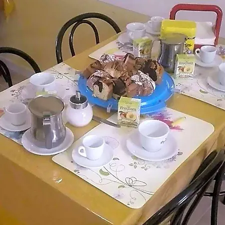 Luna Nocleg ze śniadaniem 3*